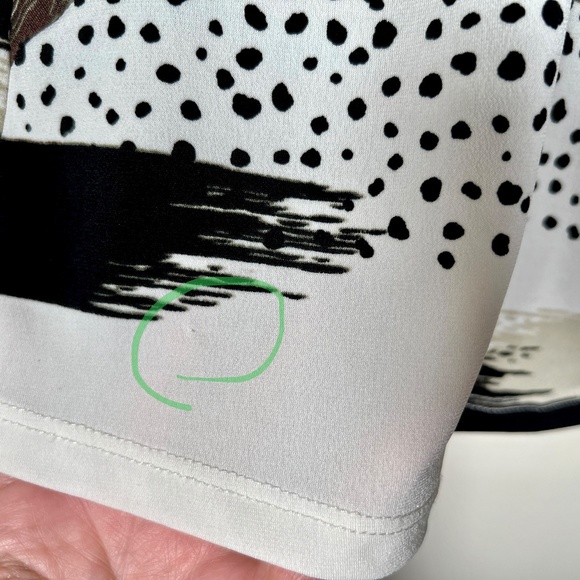 DKNY Crew Neck Short Sleeve Top Front Knot and Gathering Size Petite Small - Picture 11 of 11